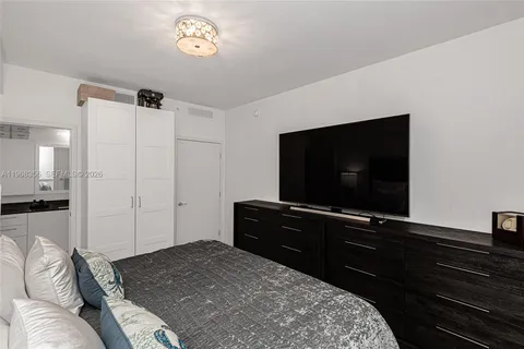 $575,000 | 999 Southwest 1st Avenue, Unit 3215, Miami, FL 33130