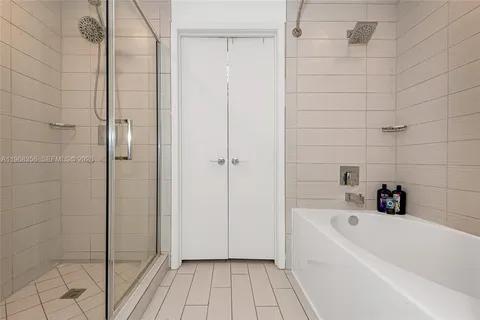 $575,000 | 999 Southwest 1st Avenue, Unit 3215, Miami, FL 33130