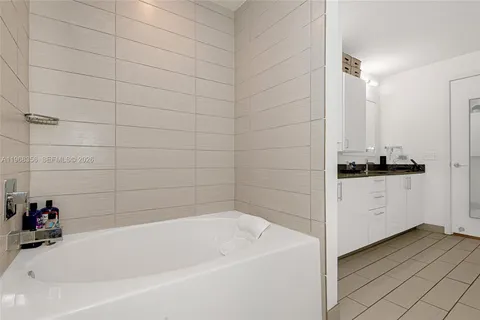 $575,000 | 999 Southwest 1st Avenue, Unit 3215, Miami, FL 33130