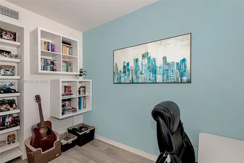 $525,000 | 999 Southwest 1st Avenue, Unit 3215, Miami, FL 33130