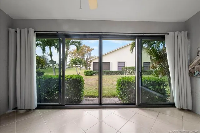 $328,000 | 7624 Southeast Sugar Sand Circle, Hobe Sound, FL 33455