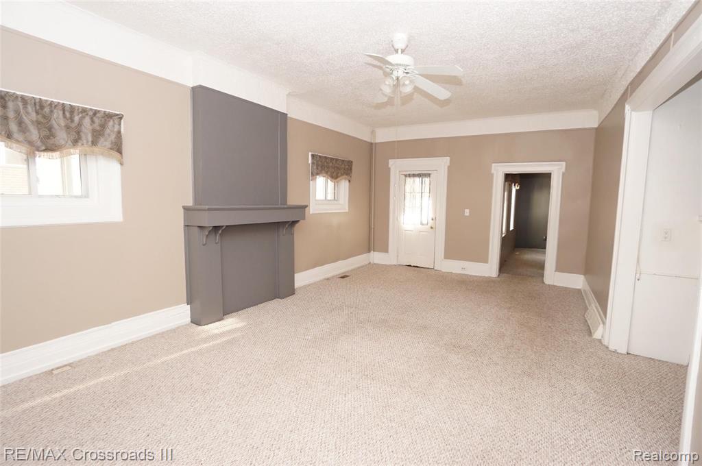 2708 Riverside Drive Trenton, MI 48183 - Photo 3 of 17