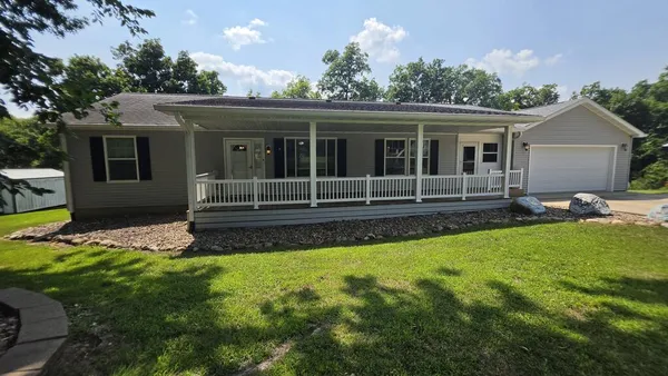 $299,900 | 12014 Foxglove Court, Unionville, MO 63565