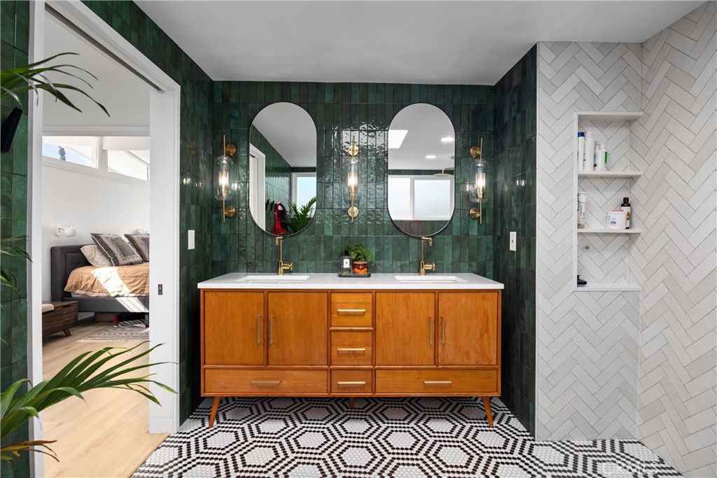 13062 Chaplet Place Tustin, CA 92780 - Photo 15 of 27