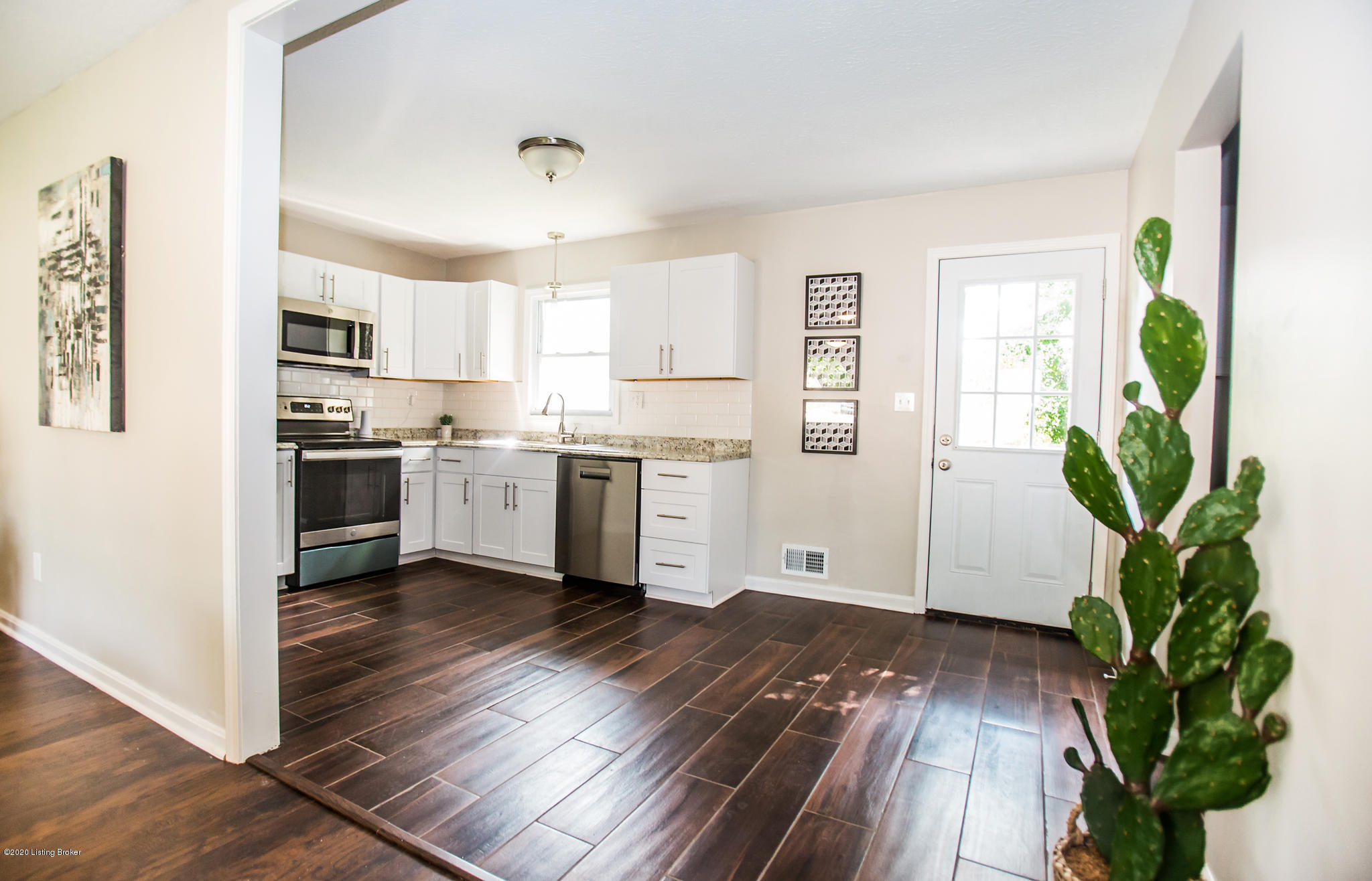 3414 Buckeye Road Louisville, KY 40216 - Photo 6 of 20 Kitchen
