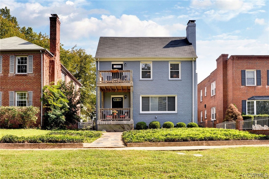 905 Lake Road Richmond, VA 23220 - Photo 2 of 50 a front view of a house with garden