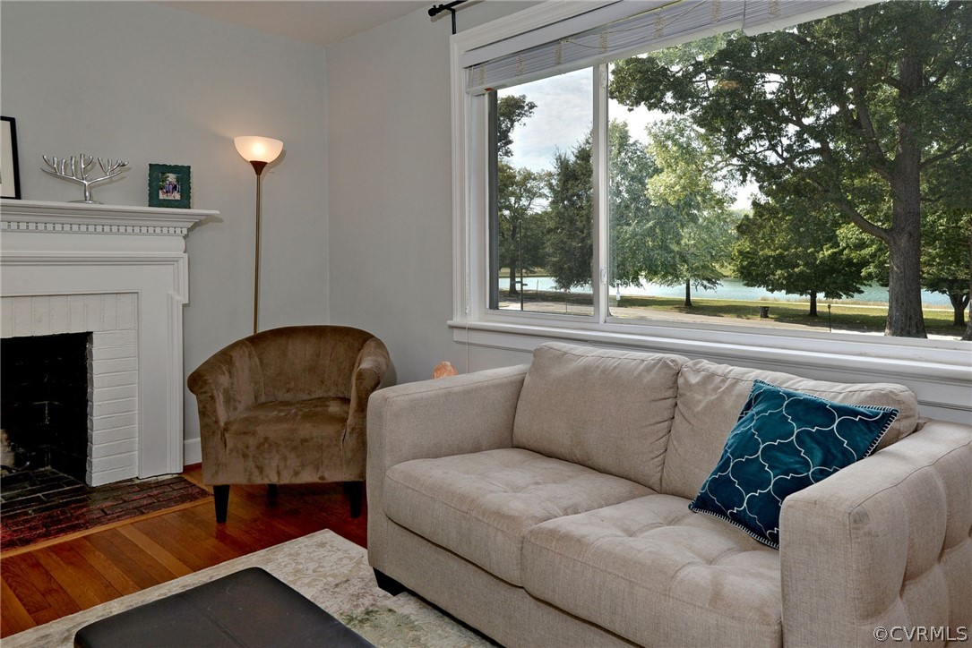 905 Lake Road Richmond, VA 23220 - Photo 21 of 50 a living room with furniture and a fireplace