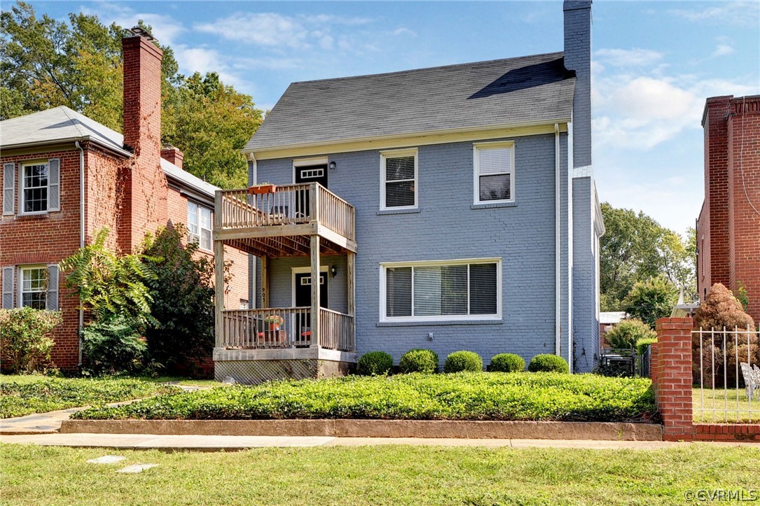 905 Lake Road Richmond, VA 23220 - Photo 6 of 50 a front view of a house with a yard