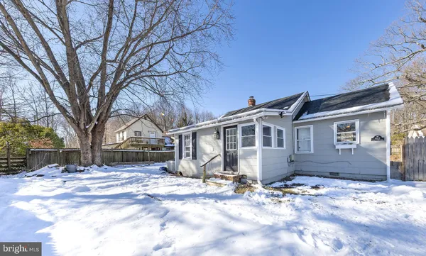 $1,900 | 4828 Woods Wharf Road, Shady Side, MD 20764