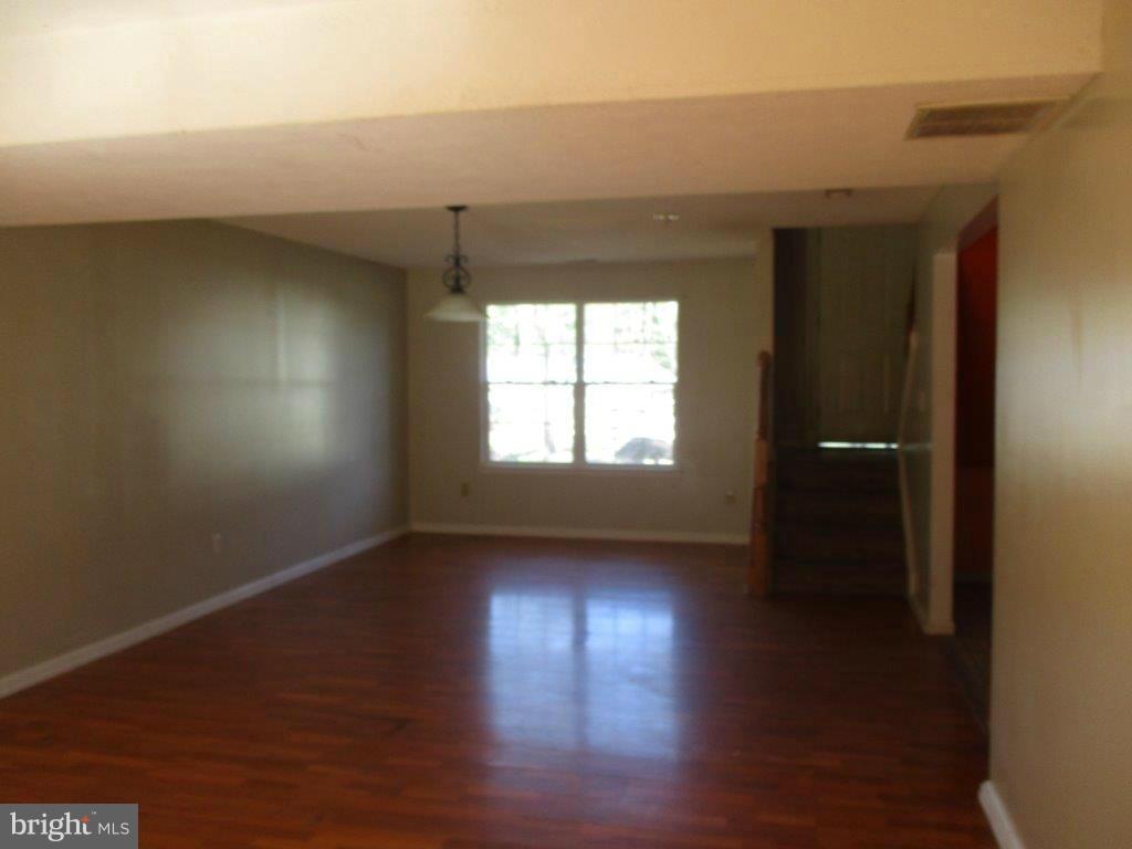 315 Queen Anne Road Pasadena, MD 21122 - Photo 2 of 13 Family Room