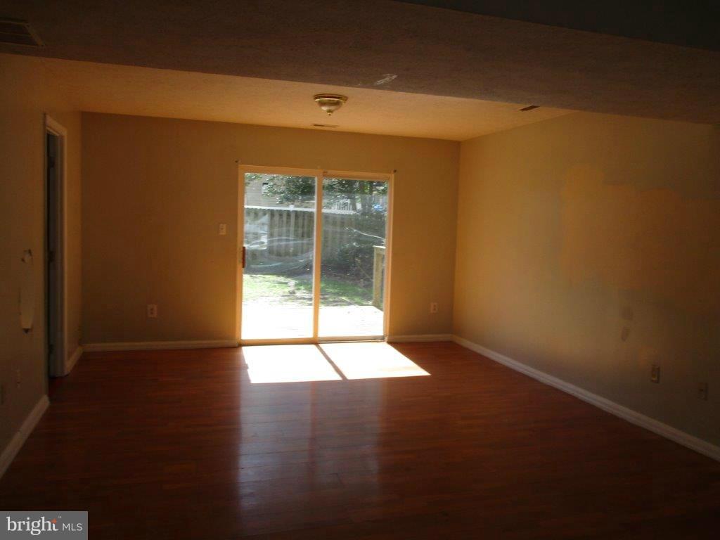 315 Queen Anne Road Pasadena, MD 21122 - Photo 3 of 13 Family Room