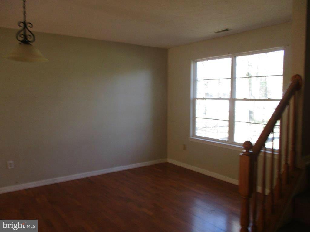 315 Queen Anne Road Pasadena, MD 21122 - Photo 4 of 13 Family Room