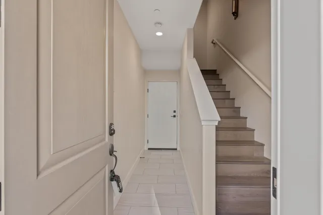 a view of entryway with hallway