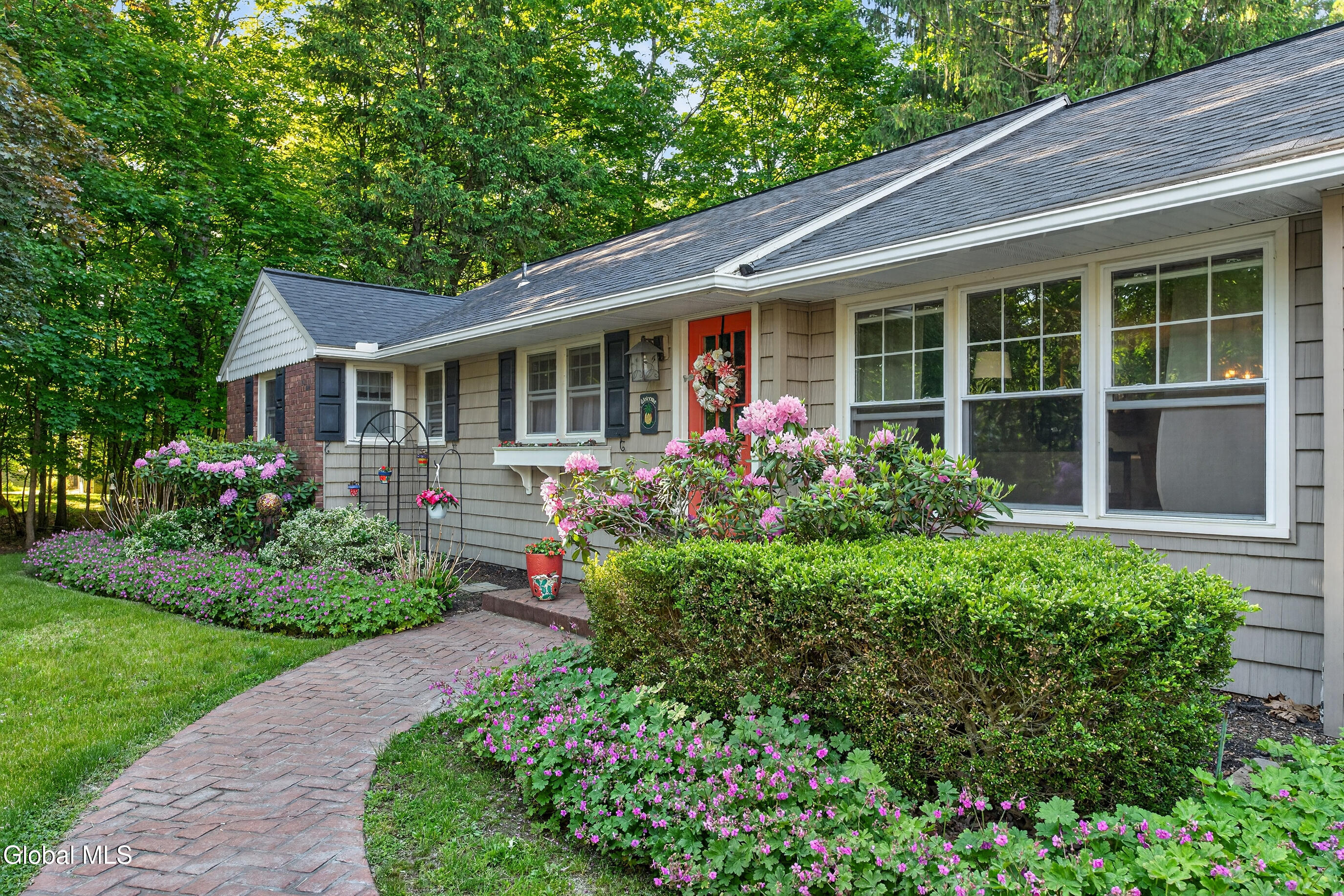 2 Avon Road Bethlehem, NY 12054 - Photo 38 of 40 008-2-Avon-Road-Delmar-NY-12054