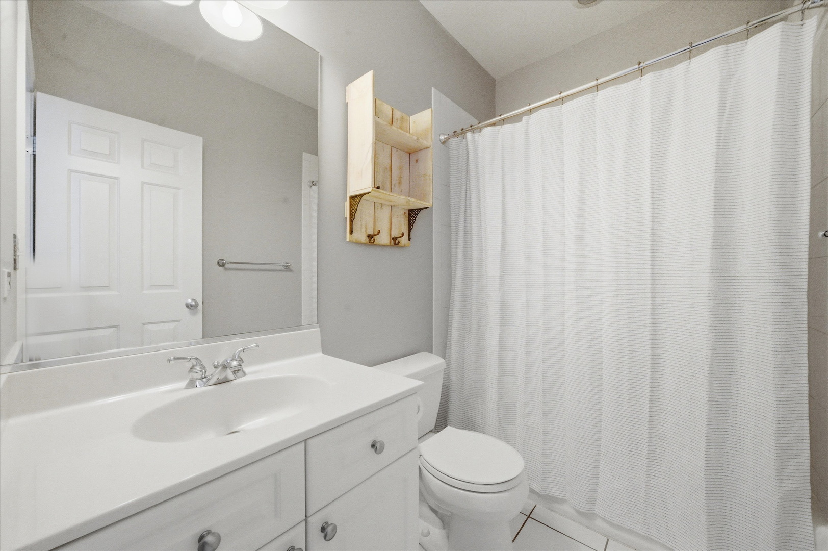 1016 West George Street, Unit 2 Chicago, IL 60657 - Photo 15 of 18 Gallery Image 15