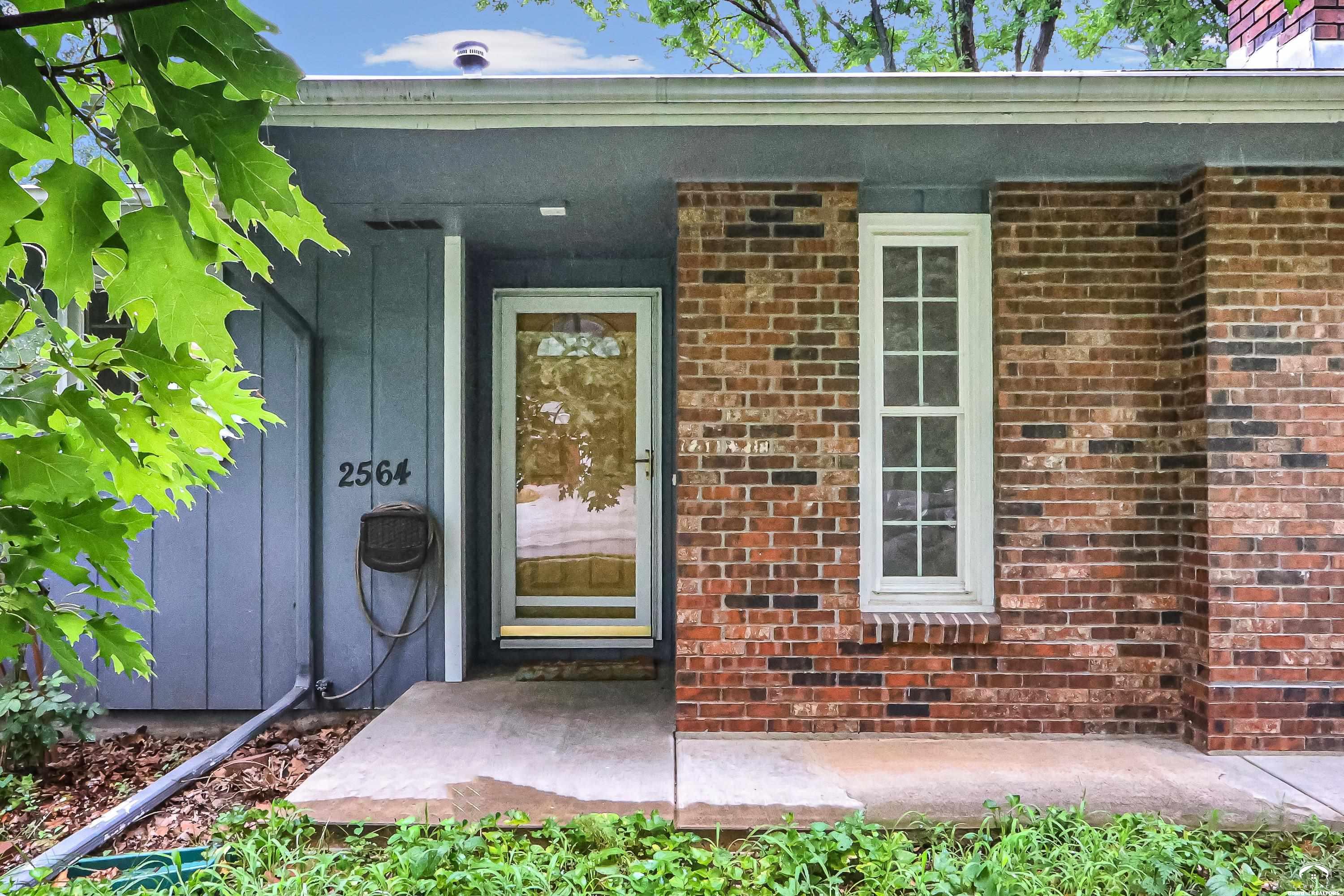 2564 Ousdahl Road Lawrence, KS 66046 - Photo 2 of 38