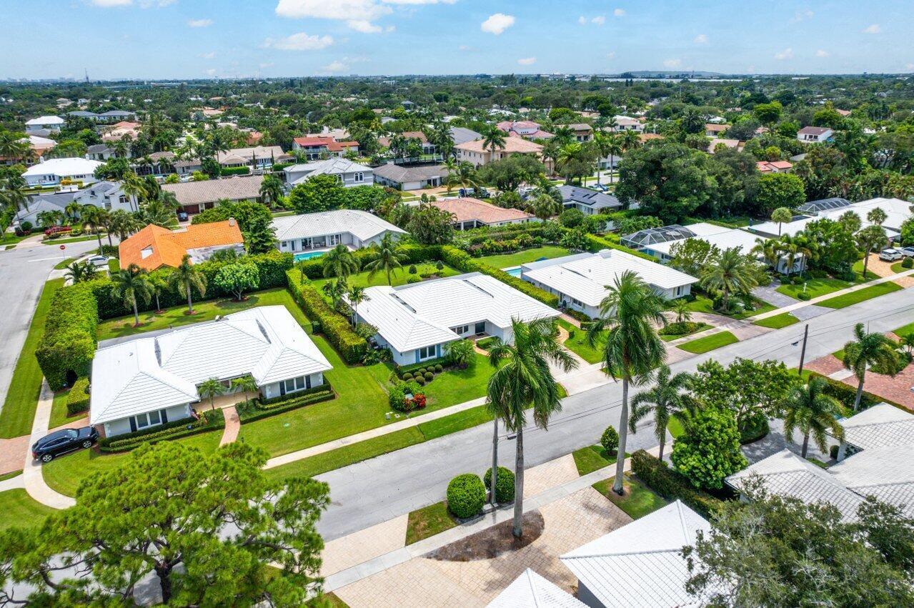 670 Elm Tree Lane Boca Raton, FL 33486 - Photo 38 of 44 an aerial view of residential houses with outdoor space and street view