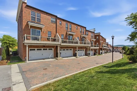 $645,000 | 2099 Tollgate Boulevard, Thompson's Station, TN 37179