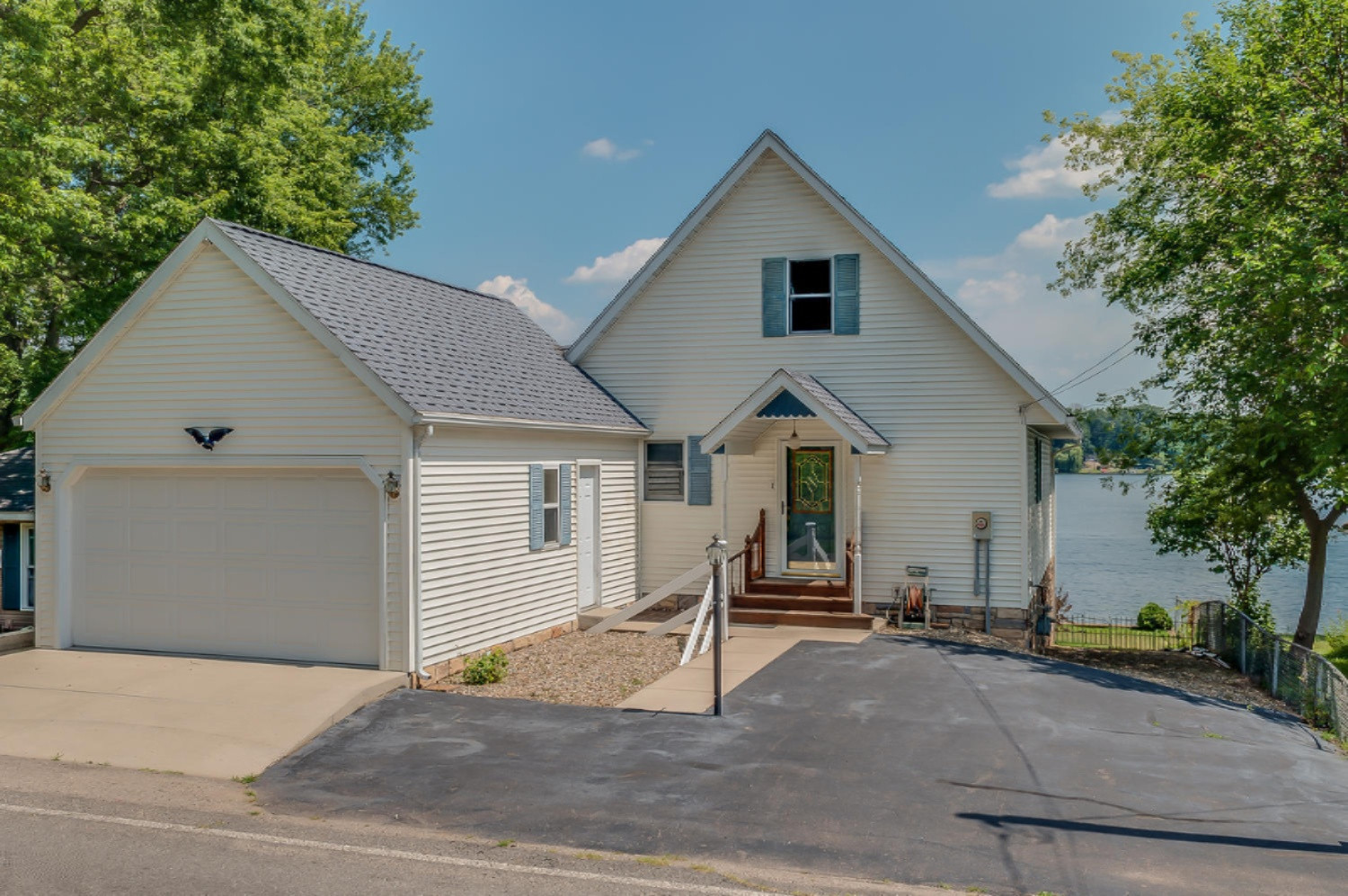 10139 Lucas Road Three Rivers, MI 49093 - Photo 1 of 6 10139 Lucas Rd Three Rivers MI-large-003