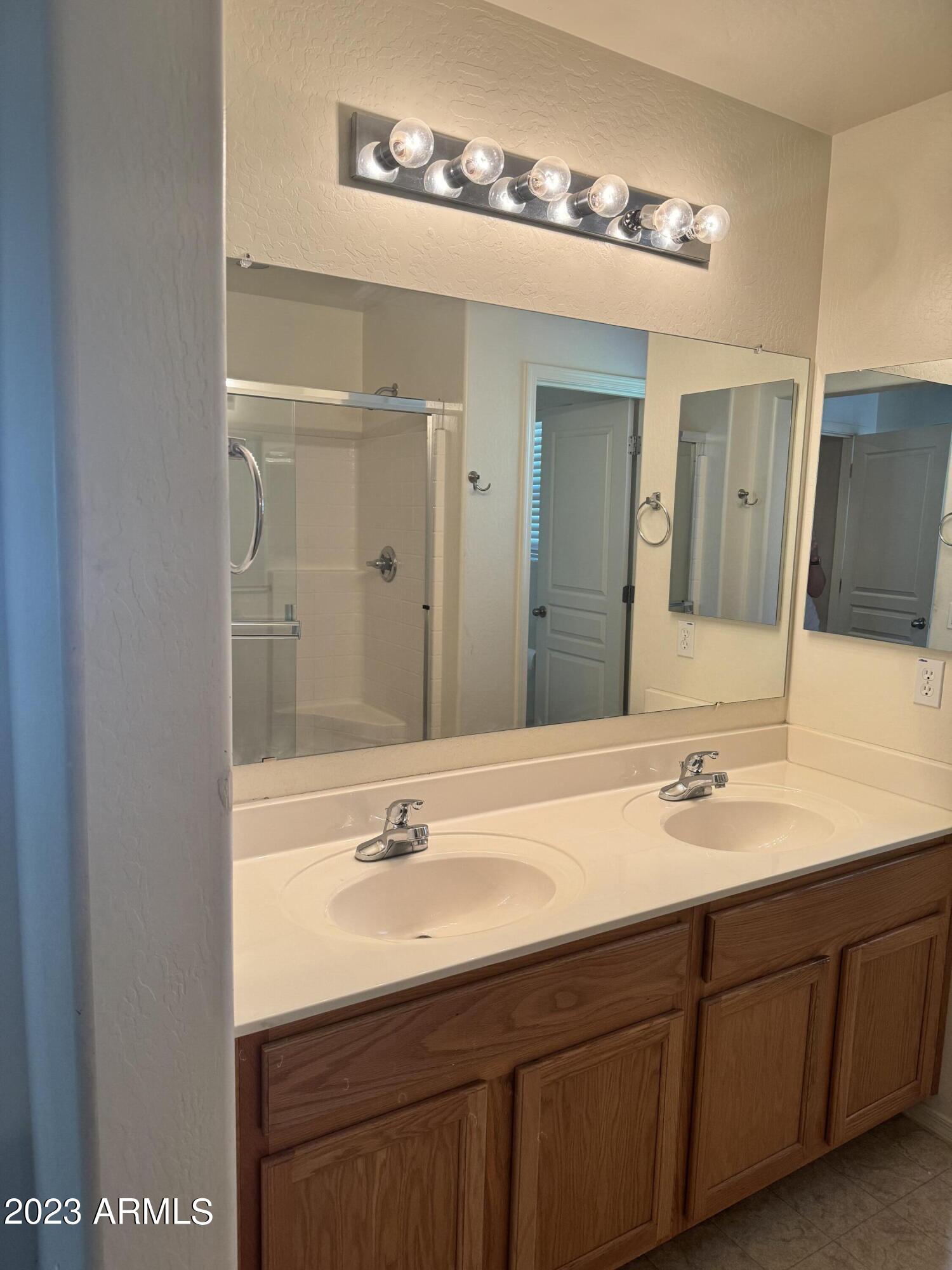 451 South Hawes Road, Unit 7 Mesa, AZ 85208 - Photo 8 of 22 IMG-7926