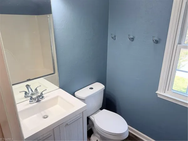 $450,000 | 7605 Keating Drive, Oak Ridge, NC 27310
