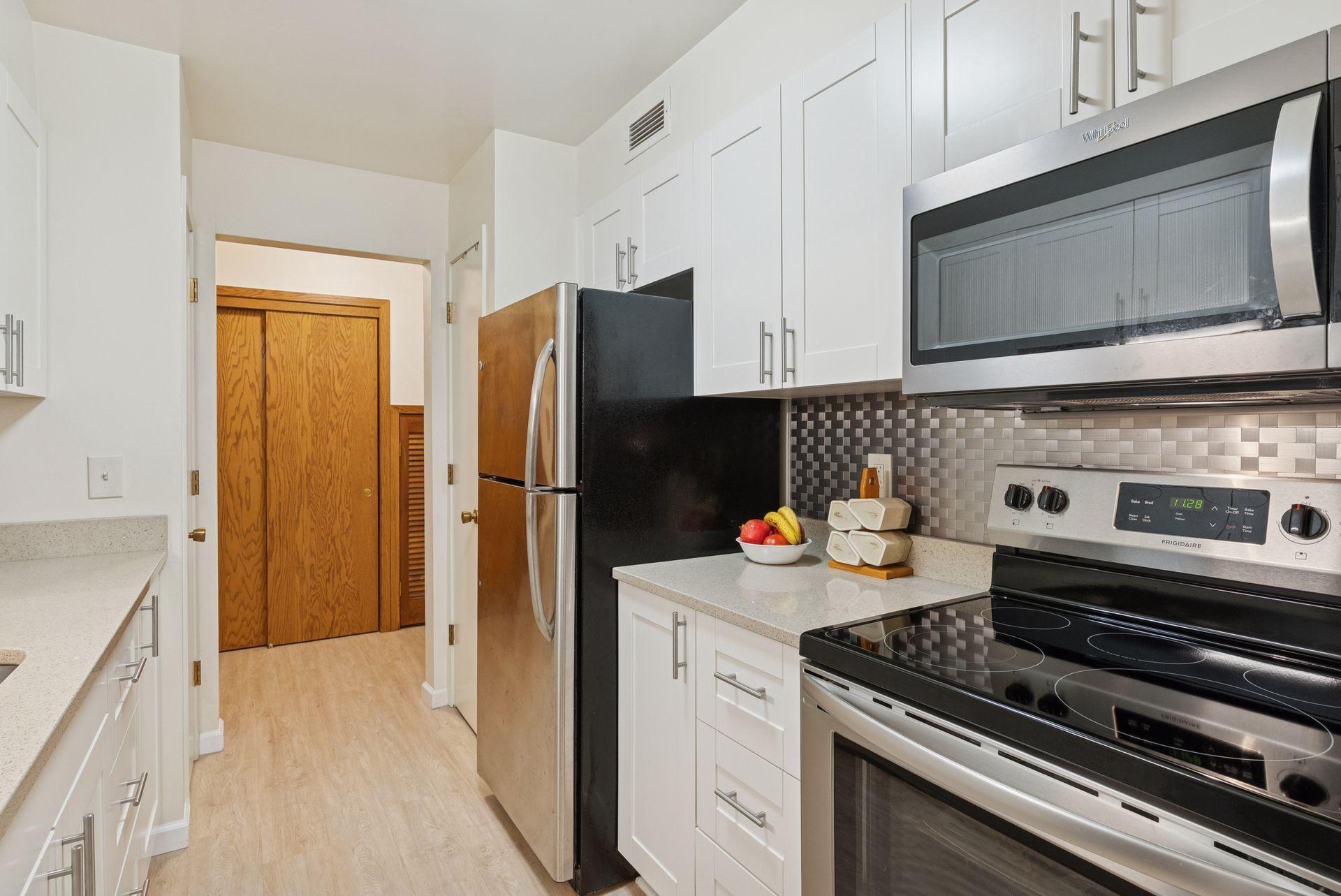 2210 Midland Grove Road, Unit 209 Roseville, MN 55113 - Photo 12 of 39