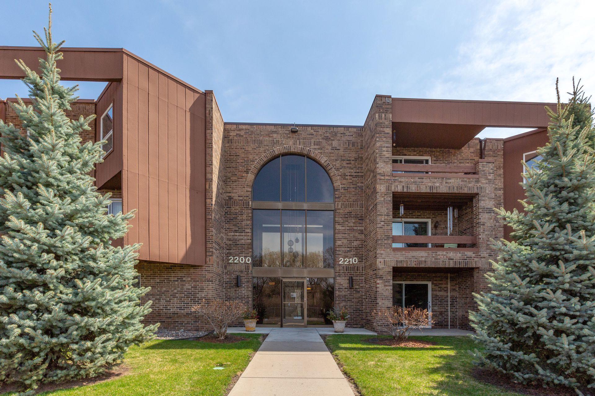 2210 Midland Grove Road, Unit 209 Roseville, MN 55113 - Photo 3 of 39