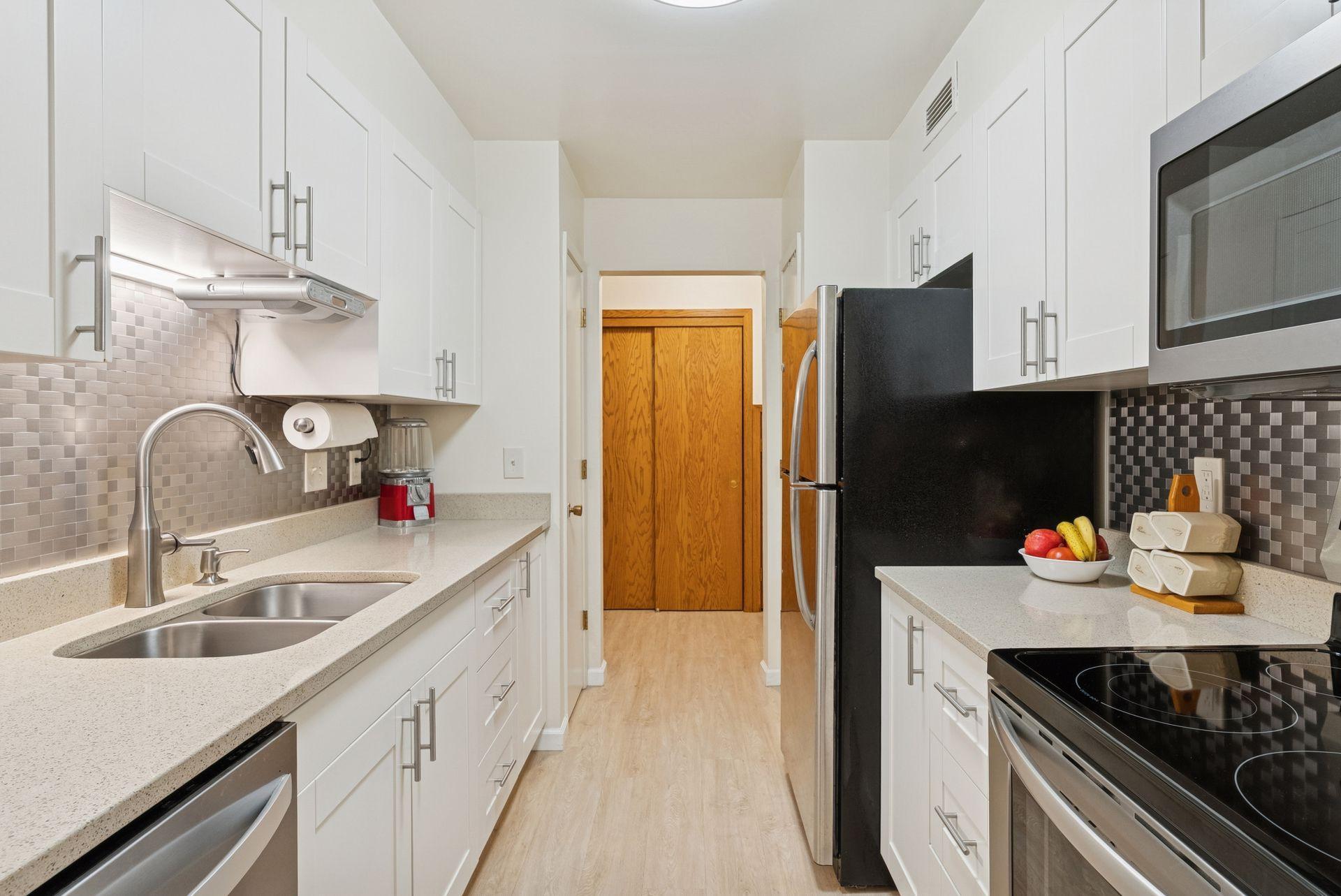 2210 Midland Grove Road, Unit 209 Roseville, MN 55113 - Photo 10 of 39