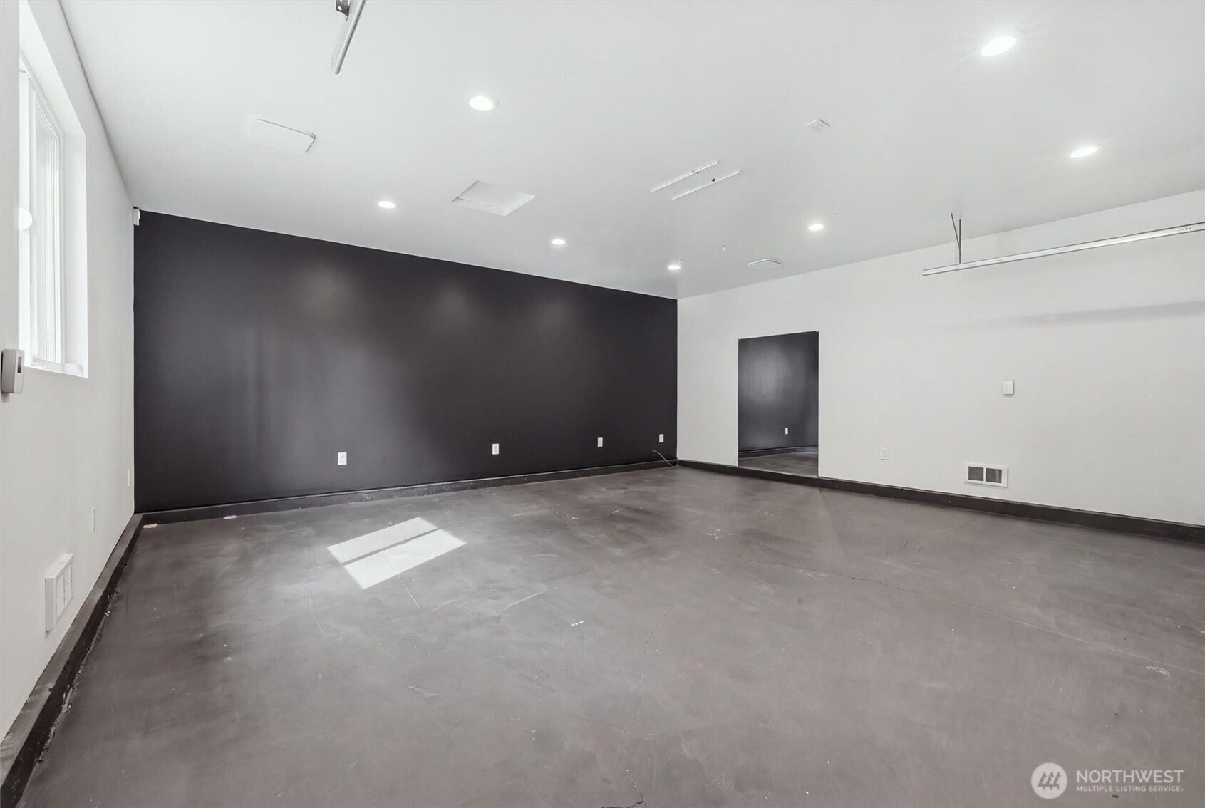 560 North 76th Street Seattle, WA 98103 - Photo 31 of 39 Gallery Image 31