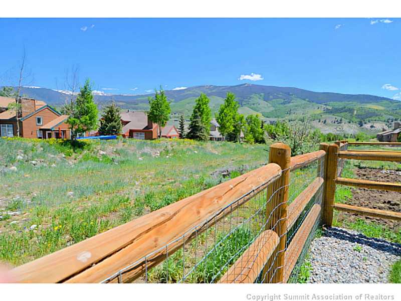 226 East Rabbit Court Silverthorne, CO 80498 - Photo 4 of 6 Exterior Front.