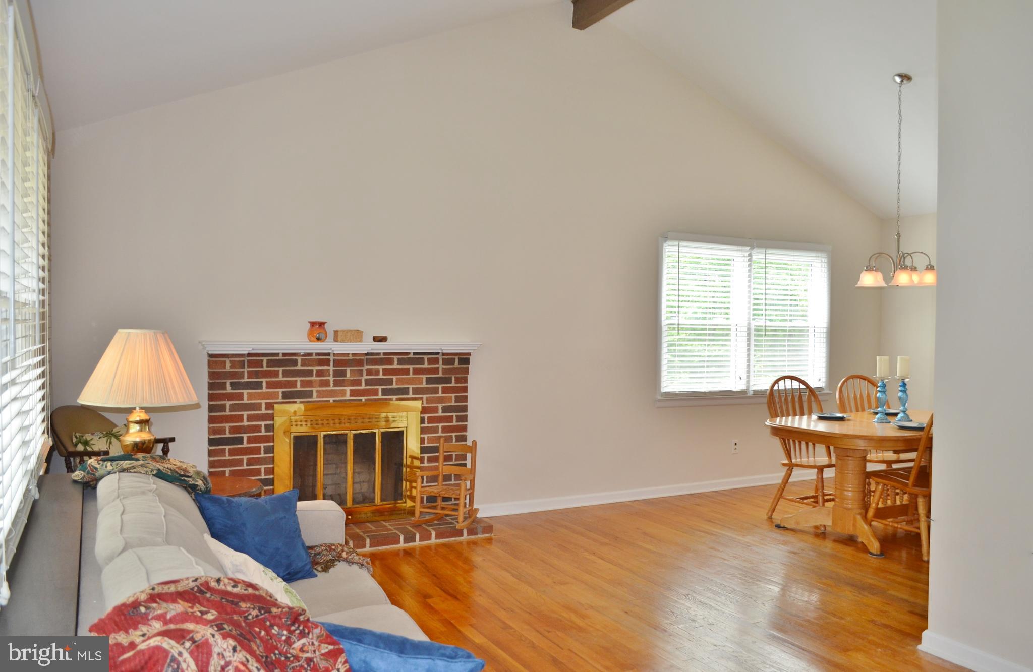 1458 Grandview Road Arnold, MD 21012 - Photo 2 of 33 Living Room