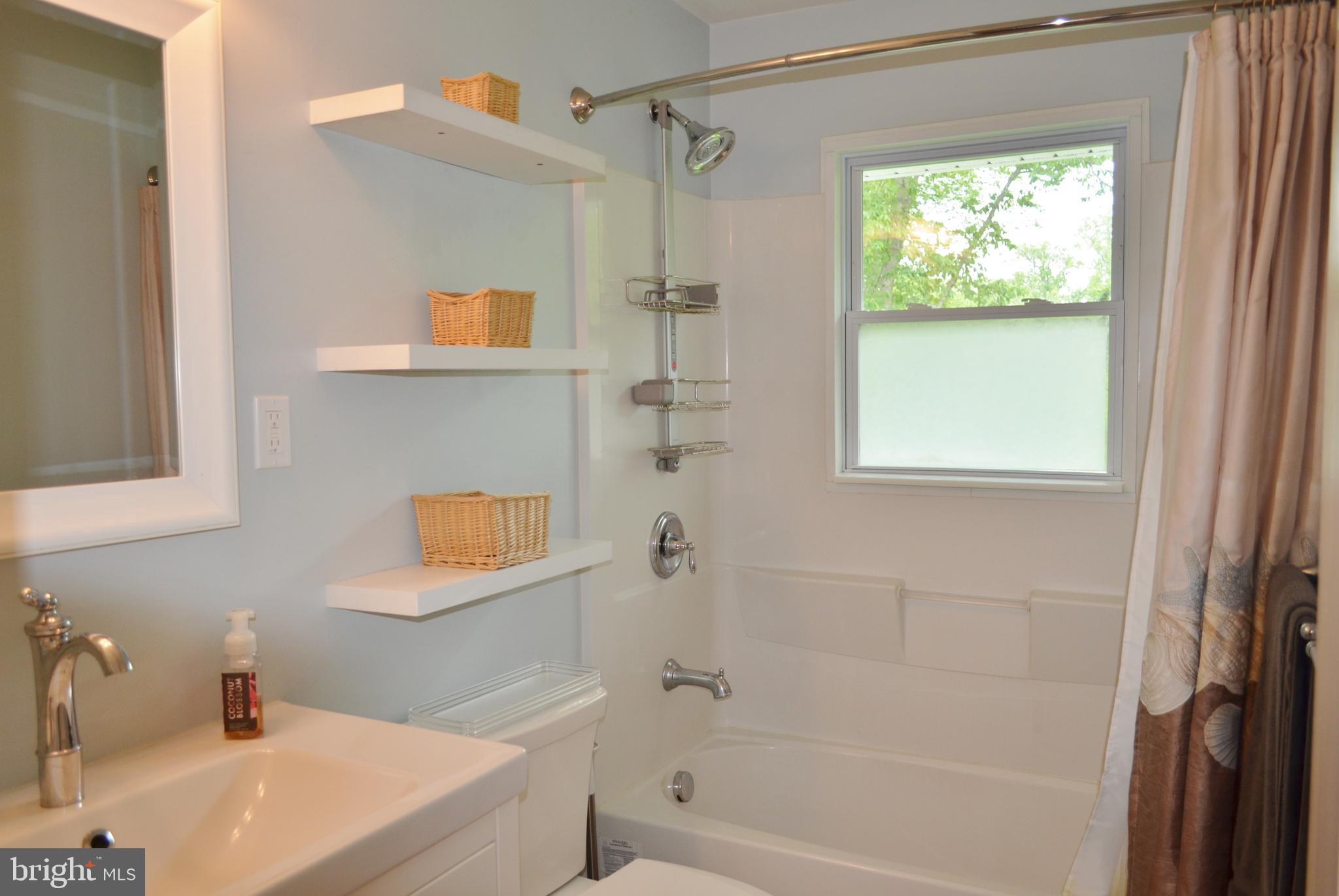 1458 Grandview Road Arnold, MD 21012 - Photo 11 of 33 Bath 1