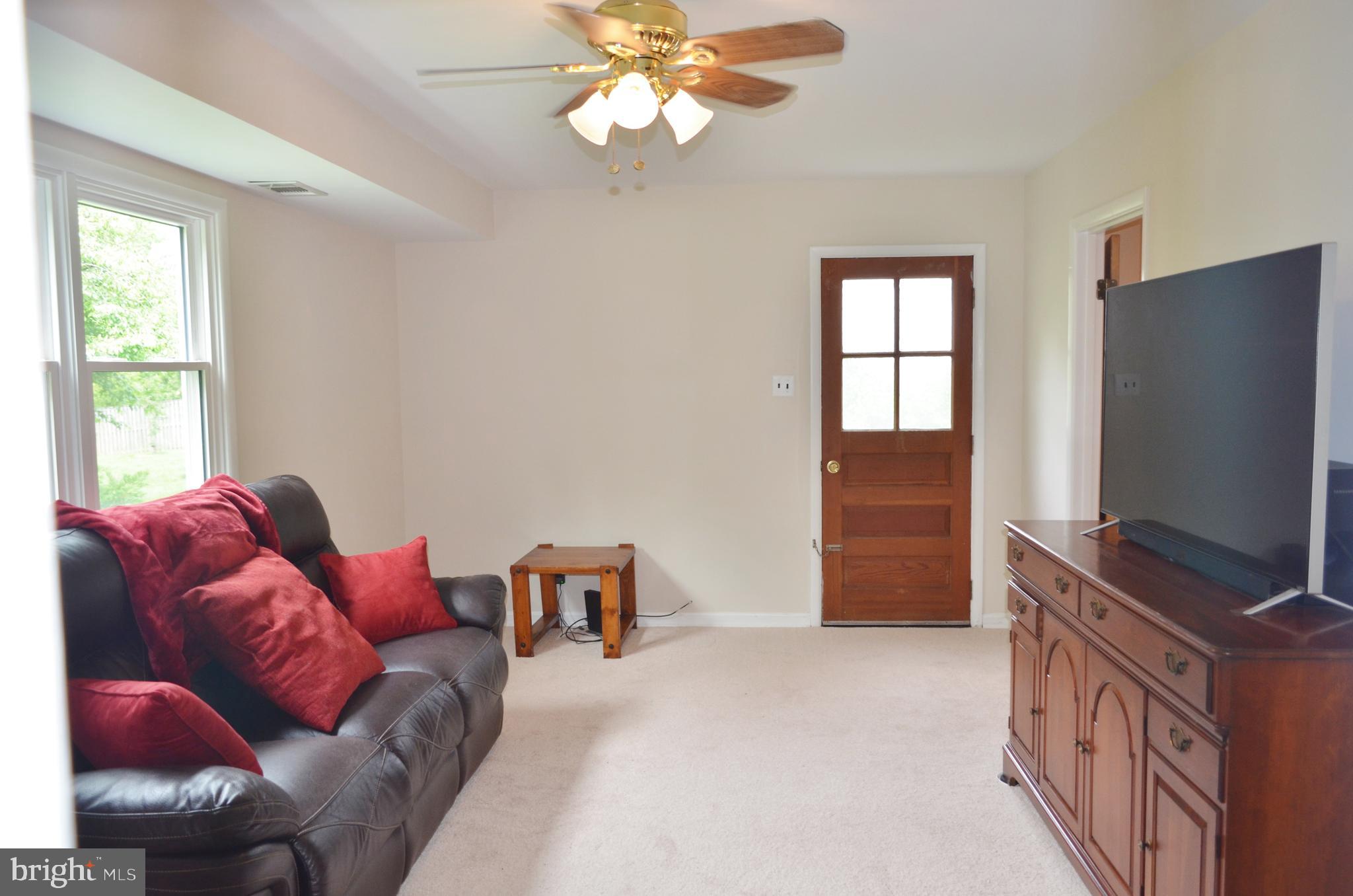 1458 Grandview Road Arnold, MD 21012 - Photo 12 of 33 Family Room