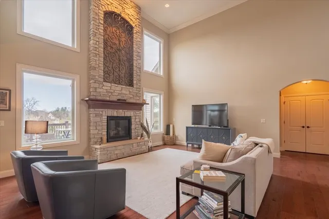 $897,500 | 19863 Jared Drive, Bloomington, IL 61705