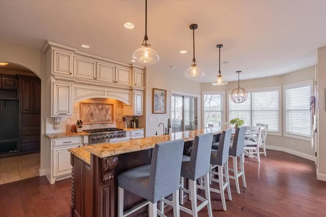 $897,500 | 19863 Jared Drive, Bloomington, IL 61705