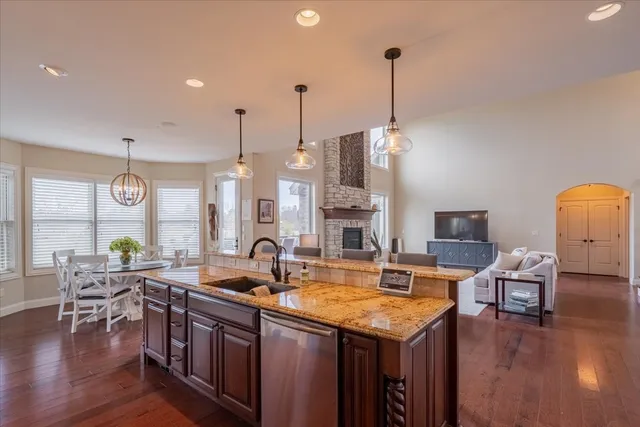 $897,500 | 19863 Jared Drive, Bloomington, IL 61705