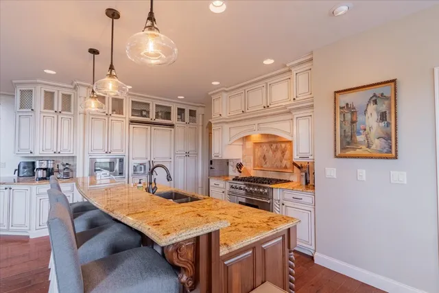 $897,500 | 19863 Jared Drive, Bloomington, IL 61705