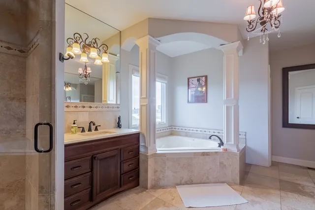 $897,500 | 19863 Jared Drive, Bloomington, IL 61705