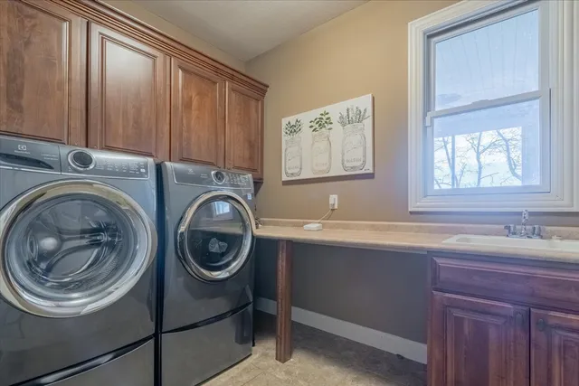 $897,500 | 19863 Jared Drive, Bloomington, IL 61705