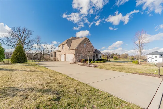 $897,500 | 19863 Jared Drive, Bloomington, IL 61705
