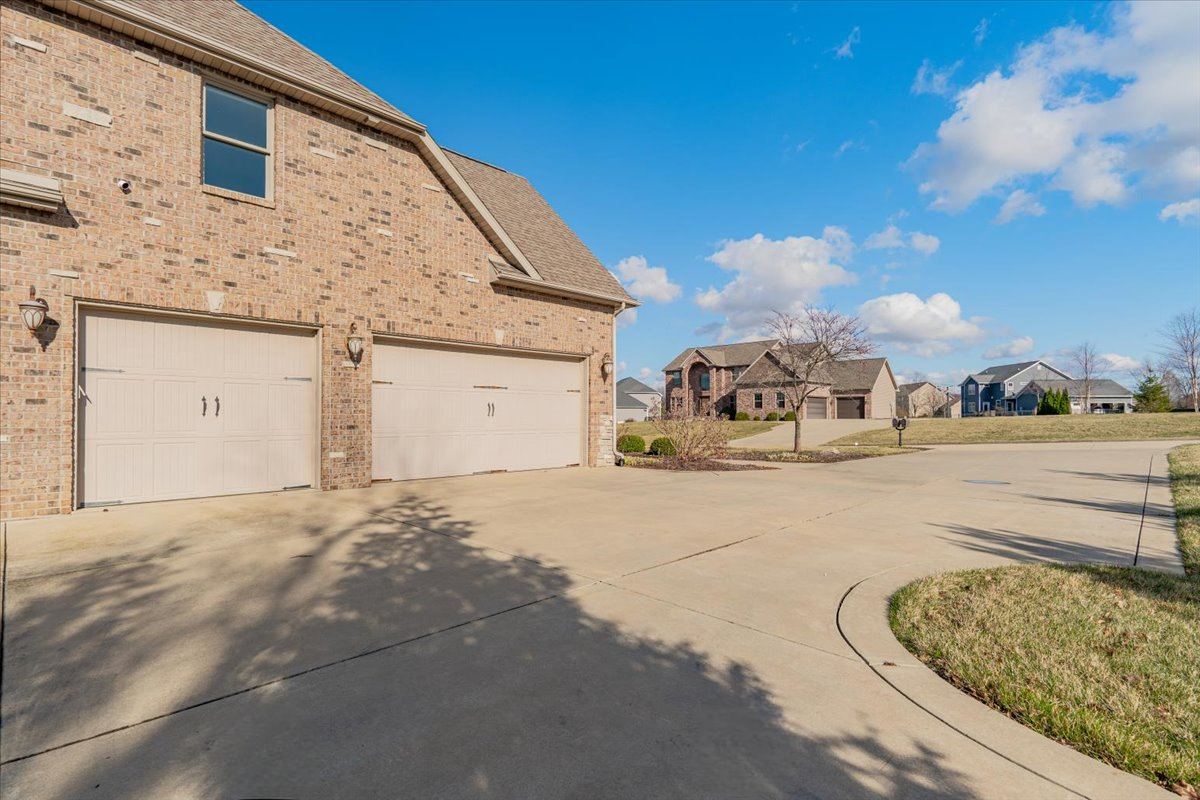 19863 Jared Drive Bloomington, IL 61705 - Photo 4 of 68