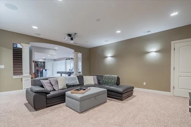 $897,500 | 19863 Jared Drive, Bloomington, IL 61705