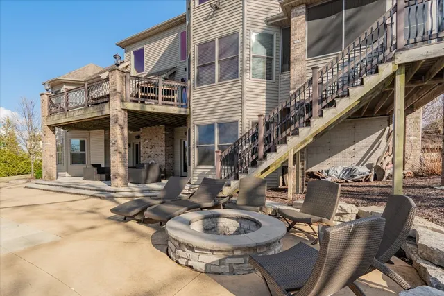 $897,500 | 19863 Jared Drive, Bloomington, IL 61705