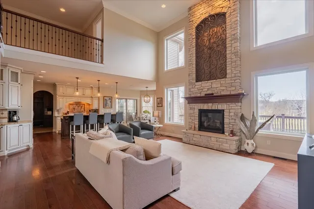 $897,500 | 19863 Jared Drive, Bloomington, IL 61705