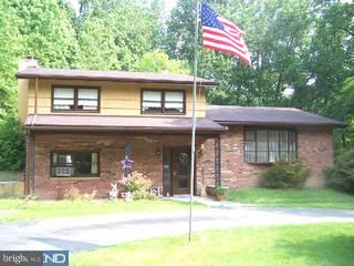 848 Roberts Road Bensalem, PA 19020 - Photo 1 of 6 Gallery Image 1