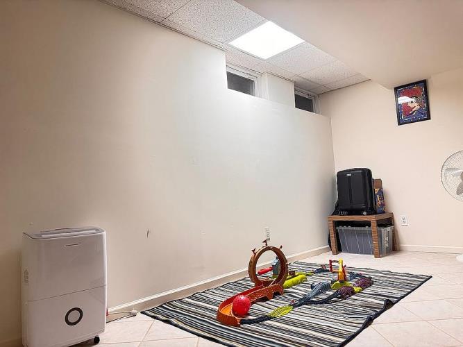 372 Westgate Drive Edison, NJ 08820 - Photo 11 of 16