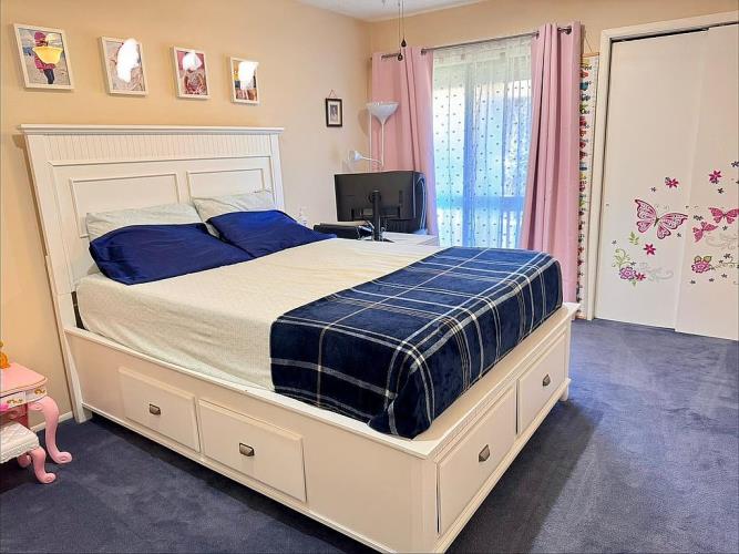 372 Westgate Drive Edison, NJ 08820 - Photo 3 of 16