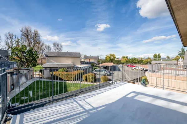 $214,500 | 5118 East Ashlan Avenue, Unit 102, Fresno, CA 93727