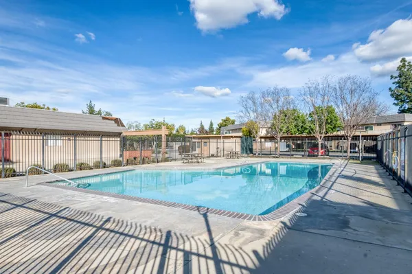 $214,500 | 5118 East Ashlan Avenue, Unit 102, Fresno, CA 93727