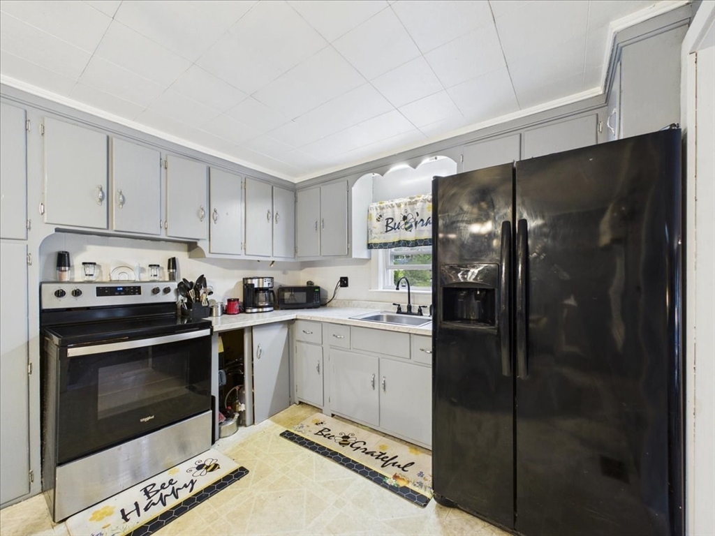 9 Ash Road Halifax, MA 02338 - Photo 16 of 35